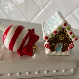 Nora Fleming Holiday Christmas Bundle Candyland Lane gingerbread house Ornament